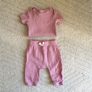 Chickpea Baby Girls Gauze Pants and Bodysuit Rose Set Size 3 months